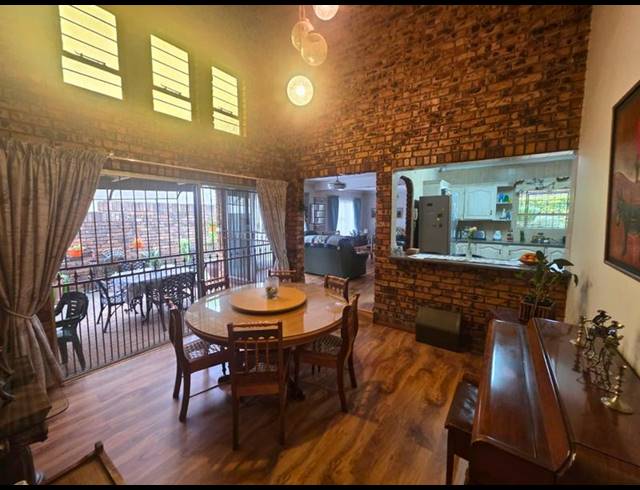 3 BEDROOM TOWNHOUSE FOR SALE IN GLEN MARAIS